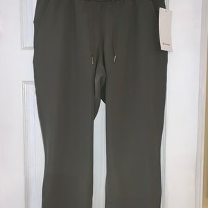 Lululemon On the Fly Woven Crop Pants